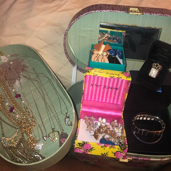 Jewelry Box! - Picture 3 of 4